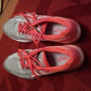 Womens Athletic shoes